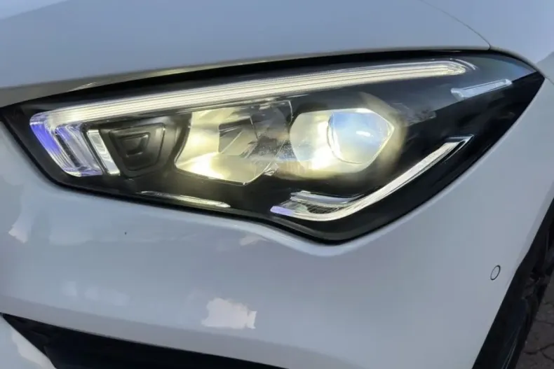 Mercedes-Benz CLA 250 din 2022 cu 35.472 km - oferta MER176328 - foto 10