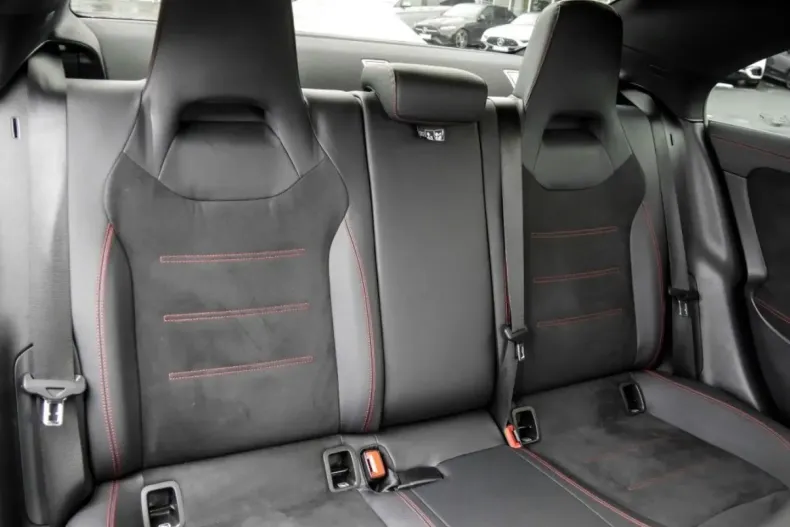 Mercedes-Benz CLA 250 din 2022 cu 49.852 km - oferta MER176331 - foto 4