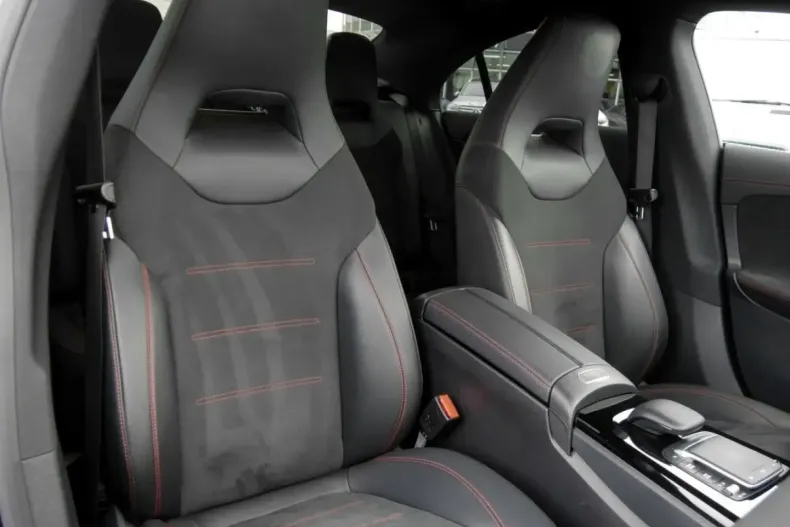 Mercedes-Benz CLA 250 din 2022 cu 49.852 km - oferta MER176331 - foto 6