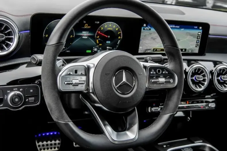 Mercedes-Benz CLA 250 din 2022 cu 49.852 km - oferta MER176331 - foto 8