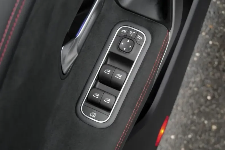 Mercedes-Benz CLA 250 din 2022 cu 49.852 km - oferta MER176331 - foto 12