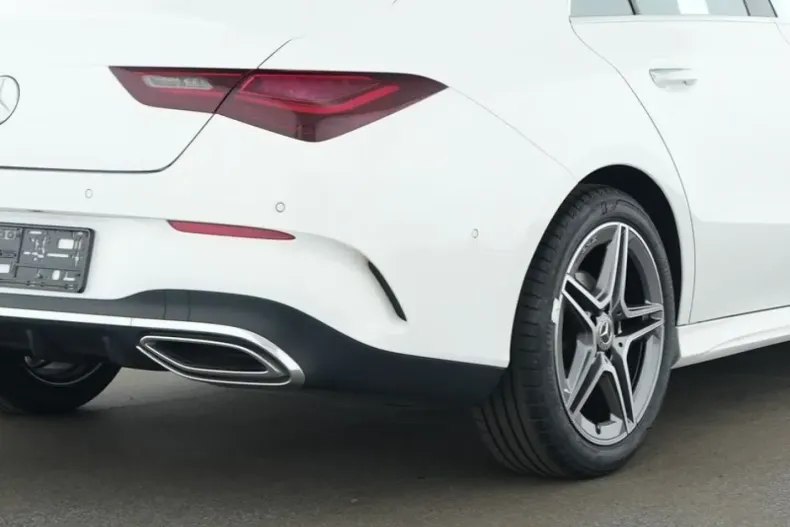 Mercedes-Benz CLA 180 din 2024 cu 27.765 km - oferta MER176332 - foto 2