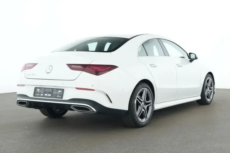 Mercedes-Benz CLA 180 din 2024 cu 27.765 km - oferta MER176332 - foto 3