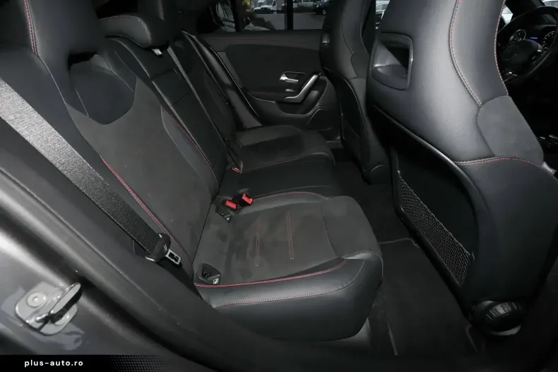Mercedes-Benz CLA 200 din 2024 cu 9.980 km - oferta MER176342 - foto 6