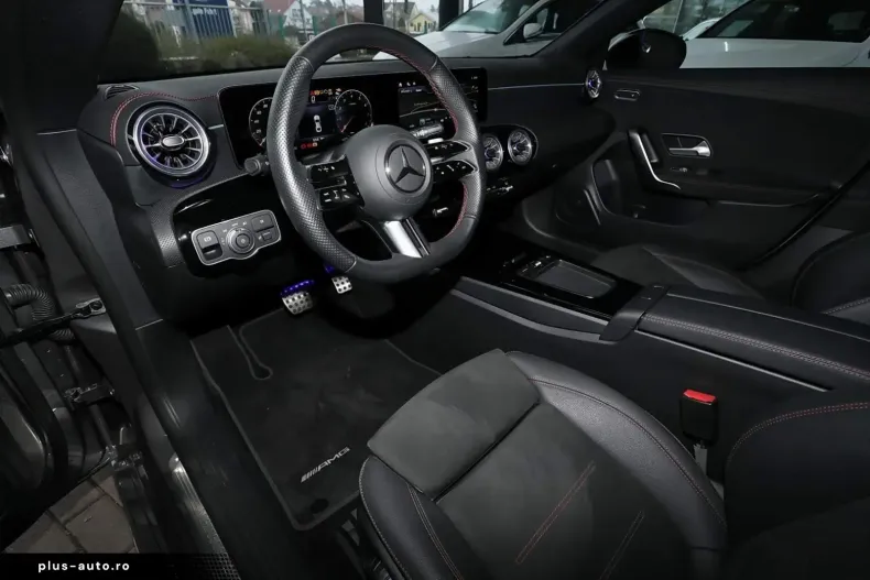 Mercedes-Benz CLA 200 din 2024 cu 9.980 km - oferta MER176342 - foto 8