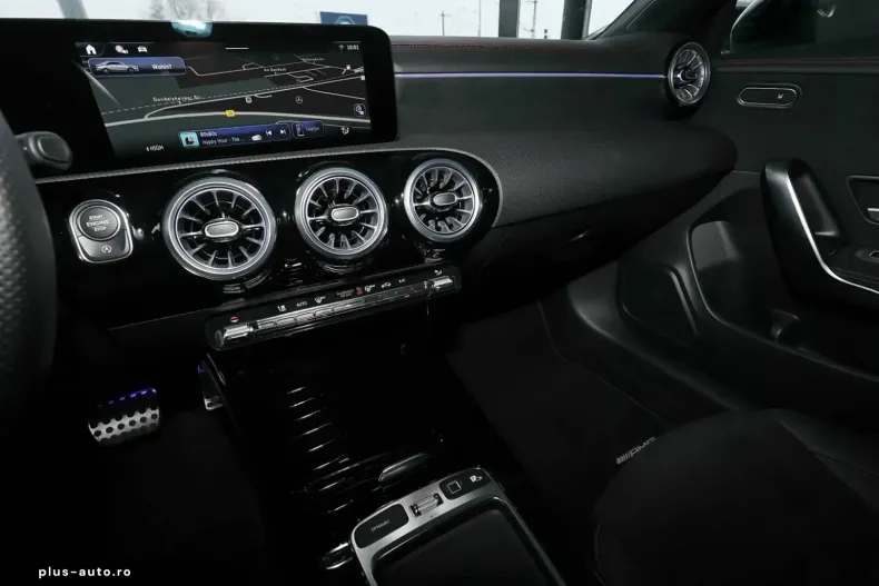 Mercedes-Benz CLA 200 din 2024 cu 9.980 km - oferta MER176342 - foto 9