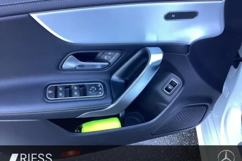 Mercedes-Benz CLA 250 din 2022 cu 49.672 km - oferta MER176343 - foto 5