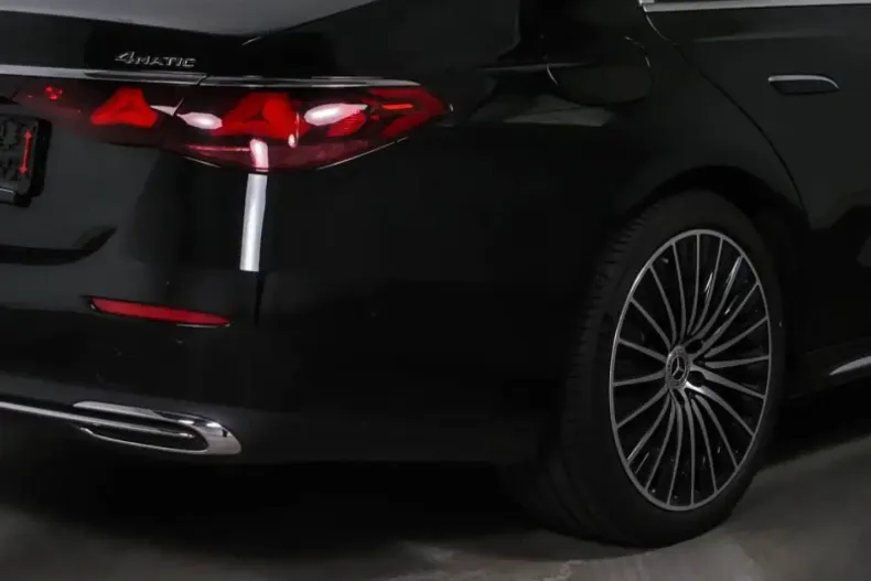 Mercedes-Benz E 400 din 2024 cu 23.386 km - oferta MER176352 - foto 5