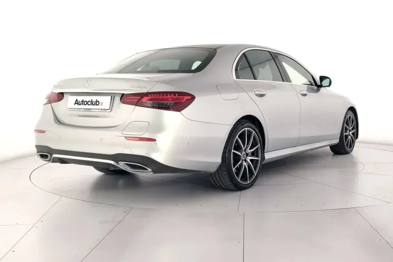 Mercedes-Benz E 300 din 2022 cu 96.369 km - oferta MER176353 - foto 2