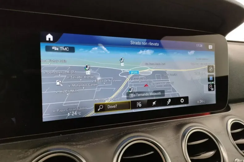 Mercedes-Benz E 300 din 2022 cu 96.369 km - oferta MER176353 - foto 8