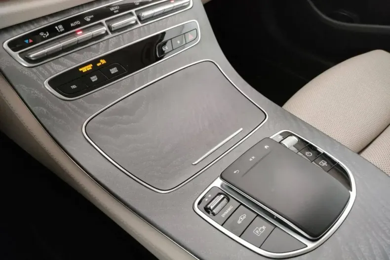 Mercedes-Benz E 300 din 2022 cu 96.369 km - oferta MER176353 - foto 9