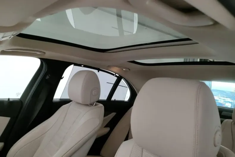 Mercedes-Benz E 300 din 2022 cu 96.369 km - oferta MER176353 - foto 12