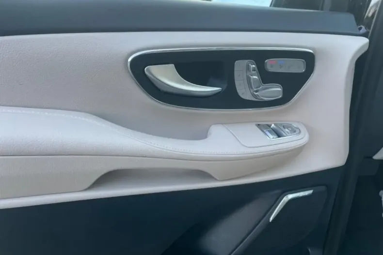 Mercedes-Benz V 300 din 2024 cu 13.627 km - oferta MER176356 - foto 5