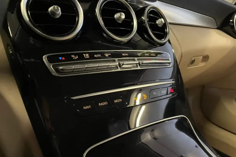 Mercedes-Benz C 220 din 2022 cu 61.900 km - oferta MER176359 - foto 20