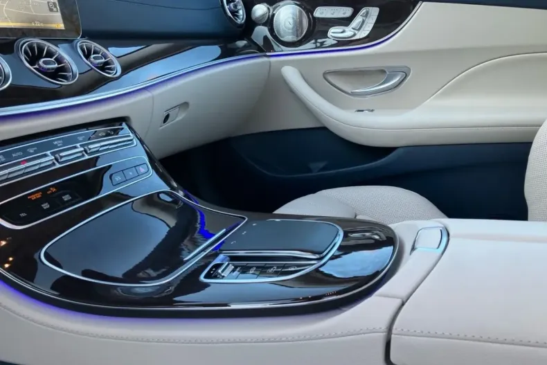 Mercedes-Benz E 450 din 2022 cu 30.321 km - oferta MER176360 - foto 14