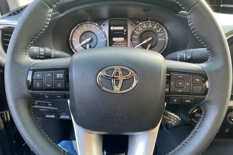 Toyota Hilux din 2025 cu 7.050 km - oferta TOY176390 - foto 12