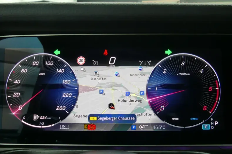 Mercedes-Benz G 450 din 2025 cu 13.907 km - oferta MER176392 - foto 13