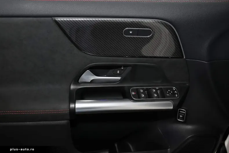 Mercedes-Benz GLA 180 din 2025 cu 3.710 km - oferta MER176401 - foto 11