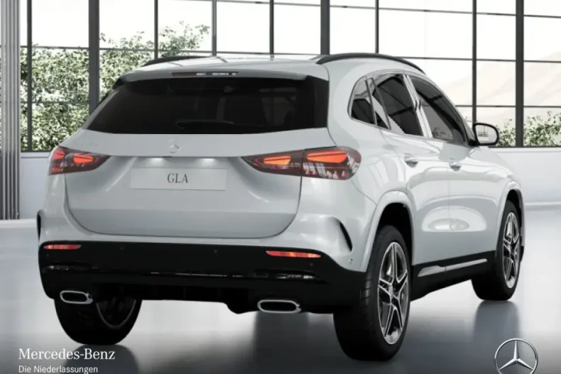 Mercedes-Benz GLA 180 din 2024 cu 3.619 km - oferta MER176402 - foto 3