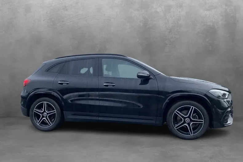 Mercedes-Benz GLA 200 din 2024 cu 17.800 km - oferta MER176404 - foto 3