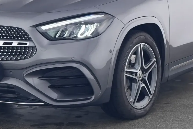 Mercedes-Benz GLA 200 din 2024 cu 23.109 km - oferta MER176405 - foto 3