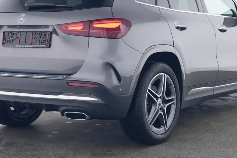 Mercedes-Benz GLA 200 din 2024 cu 23.109 km - oferta MER176405 - foto 4