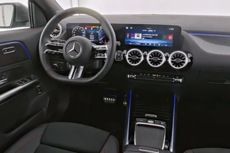 Mercedes-Benz GLA 200 din 2024 cu 23.109 km - oferta MER176405 - foto 6