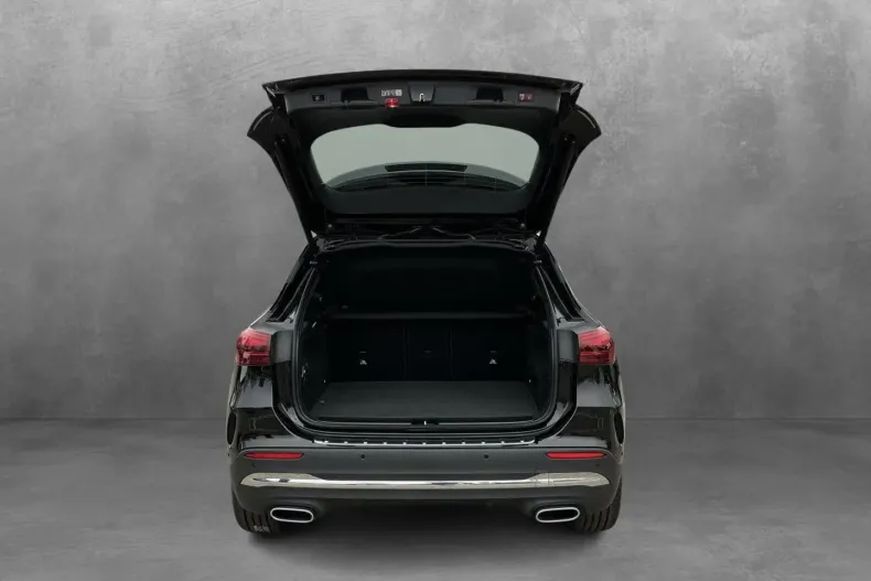 Mercedes-Benz GLA 180 din 2025 cu 12.045 km - oferta MER176408 - foto 6