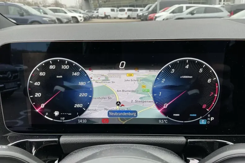 Mercedes-Benz GLA 180 din 2025 cu 12.045 km - oferta MER176408 - foto 12