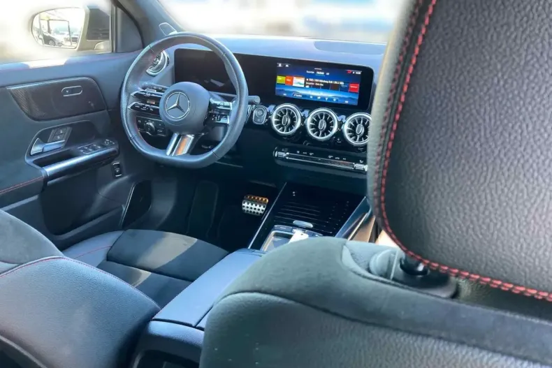 Mercedes-Benz GLA 180 din 2024 cu 24.950 km - oferta MER176409 - foto 7