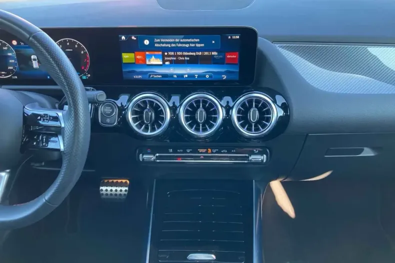 Mercedes-Benz GLA 180 din 2024 cu 24.950 km - oferta MER176409 - foto 11