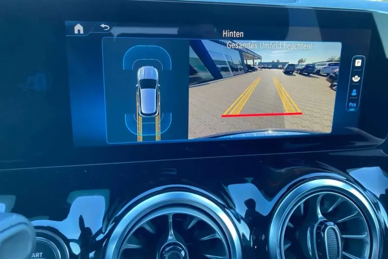 Mercedes-Benz GLA 180 din 2024 cu 24.950 km - oferta MER176409 - foto 12