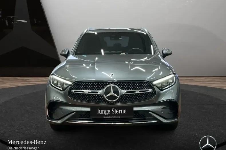 Mercedes-Benz GLC 200 din 2023 cu 50.704 km - oferta MER176416 - foto 1