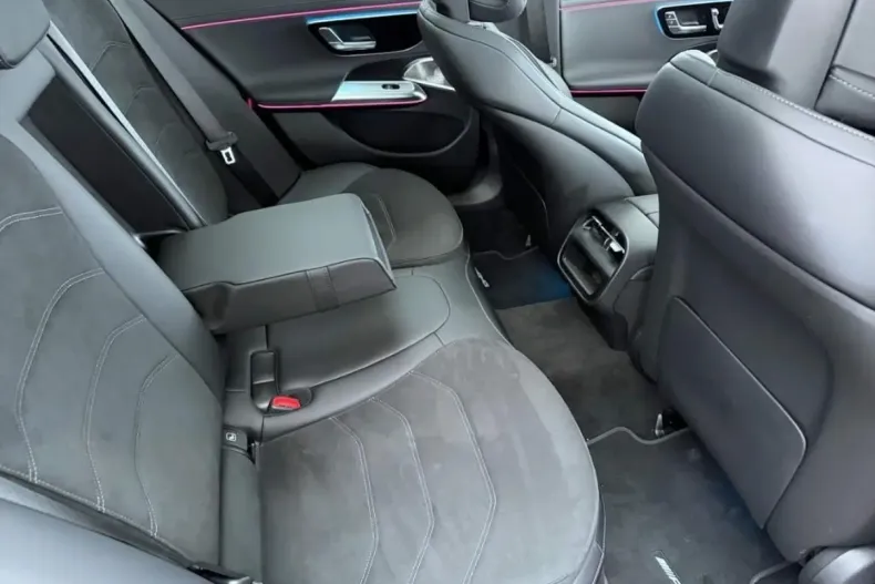 Mercedes-Benz E 300 din 2025 cu 26.980 km - oferta MER176421 - foto 4