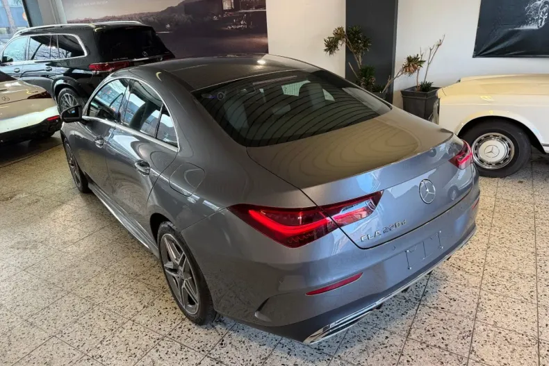 Mercedes-Benz CLA 220 din 2024 cu 6.858 km - oferta MER176424 - foto 7