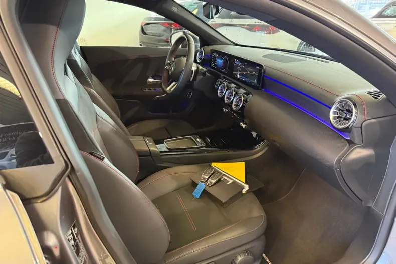 Mercedes-Benz CLA 220 din 2024 cu 6.858 km - oferta MER176424 - foto 10