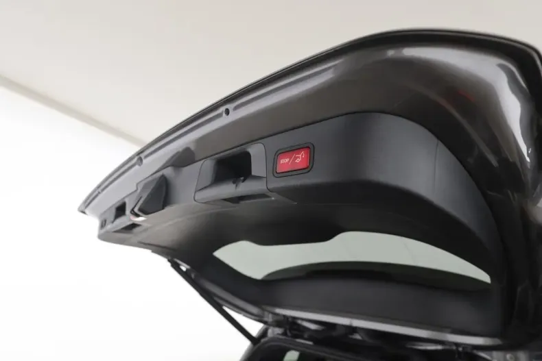 Mercedes-Benz GLB 220 din 2021 cu 54.200 km - oferta MER176428 - foto 19