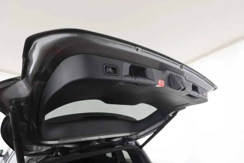 Mercedes-Benz GLB 220 din 2021 cu 54.200 km - oferta MER176428 - foto 20