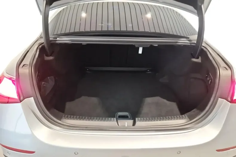 Mercedes-Benz E 220 din 2025 cu 24.933 km - oferta MER176438 - foto 6