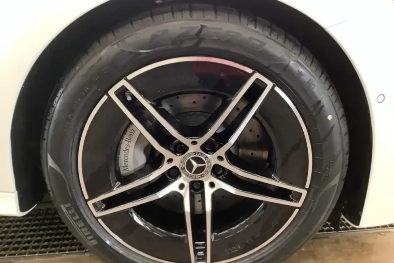 Mercedes-Benz E 200 din 2025 cu 15.500 km - oferta MER176456 - foto 6