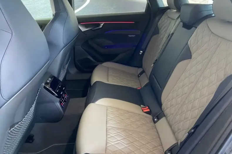 Audi A6 din 2025 cu 12.700 km - oferta AUD176460 - foto 18