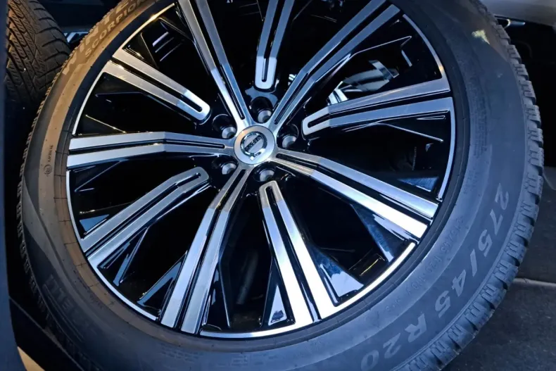 Volvo XC90 din 2022 cu 97.991 km - oferta VOL176486 - foto 8