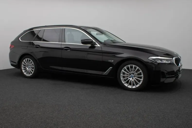 BMW 530 din 2022 cu 56.356 km - oferta BMW176492 - foto 3