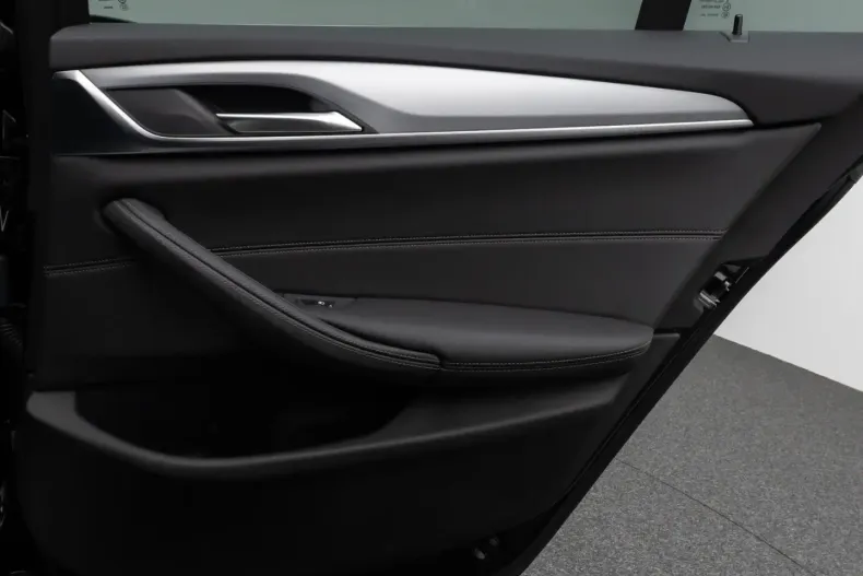 BMW 530 din 2022 cu 56.356 km - oferta BMW176492 - foto 30