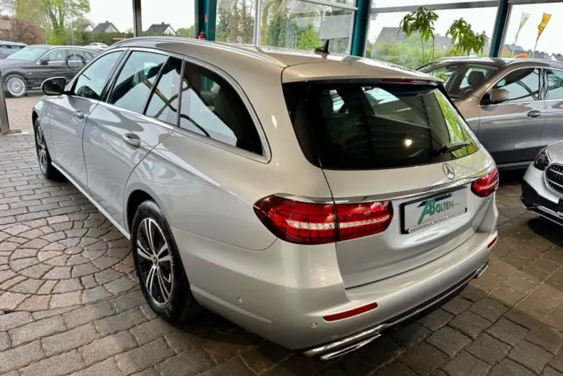 Mercedes-Benz E 220 din 2021 cu 55.000 km - oferta MER176515 - foto 5