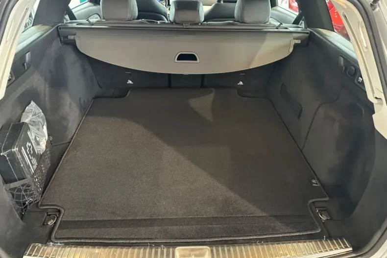 Mercedes-Benz E 220 din 2021 cu 55.000 km - oferta MER176515 - foto 13