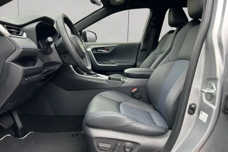 Toyota RAV4 din 2024 cu 12.562 km - oferta TOY176524 - foto 10