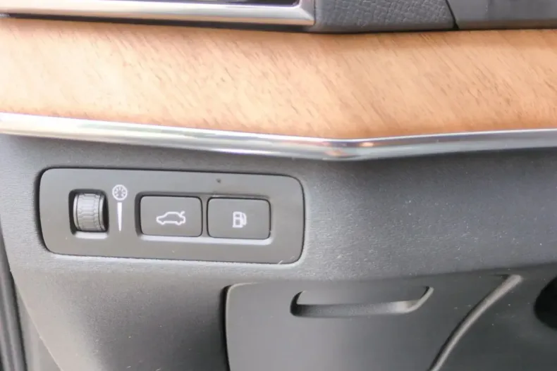 Volvo XC90 din 2021 cu 84.700 km - oferta VOL176525 - foto 13