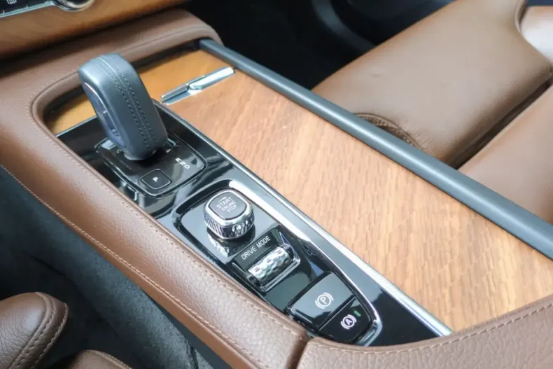 Volvo XC90 din 2021 cu 84.700 km - oferta VOL176525 - foto 27