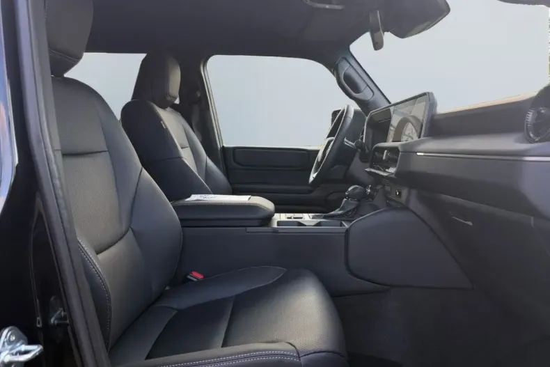 Toyota Land Cruiser din 2024 cu 14.990 km - oferta TOY176536 - foto 6